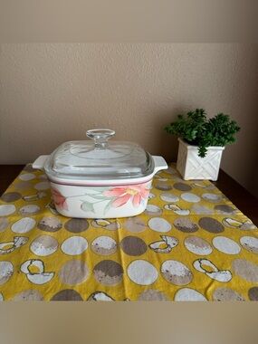 Vintage Corningware 1.5 liter Peony Floral square dish with lid